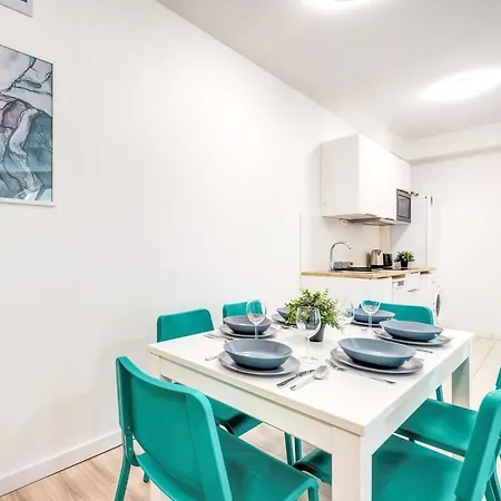 Apartment Very - Large And Quiet