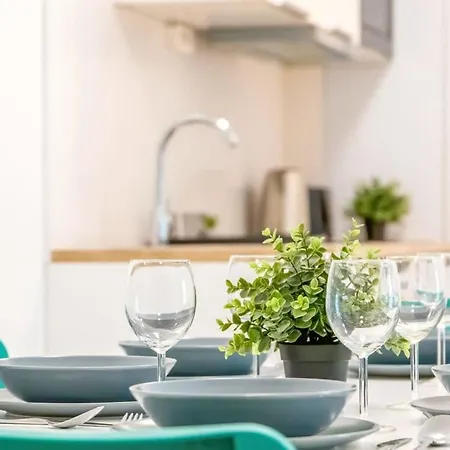 Very - Large And Quiet *