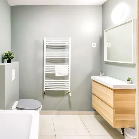 Very - Large And Quiet Budapest