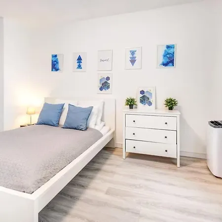 Very - Large And Quiet *