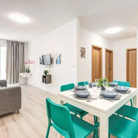 Very - Large And Quiet Apartamento