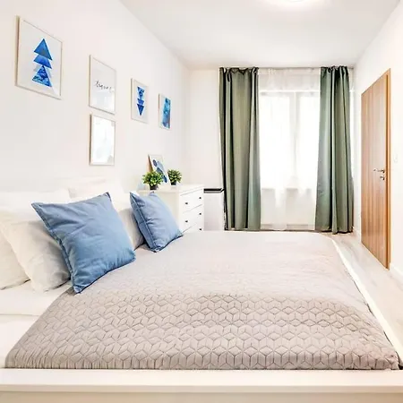 Apartment Very - Large And Quiet *