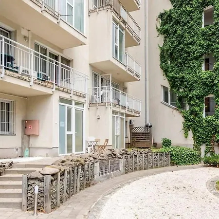 Apartment Very - Large And Quiet