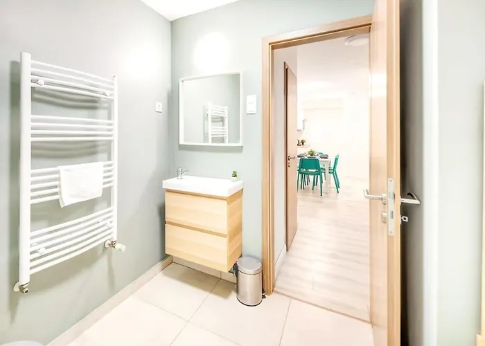 Very - Large And Quiet Apartament