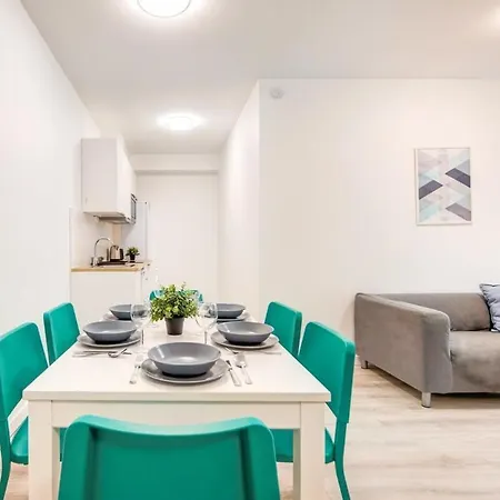 Very - Large And Quiet شقة *